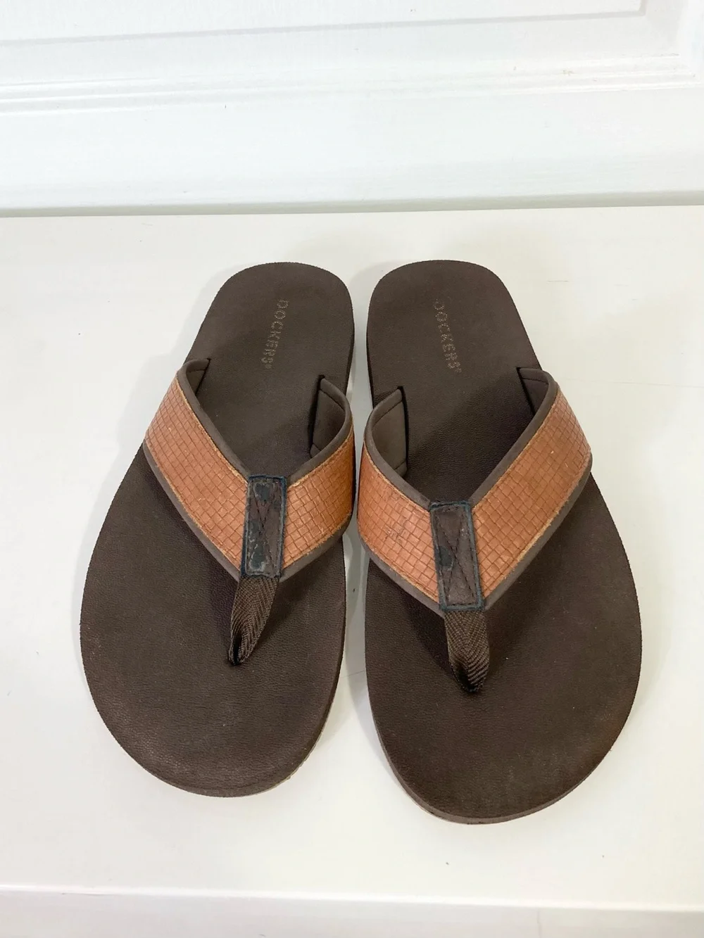 DOCKERS Sandals Men 10 Brown Flip-Flops Thong Slip-On